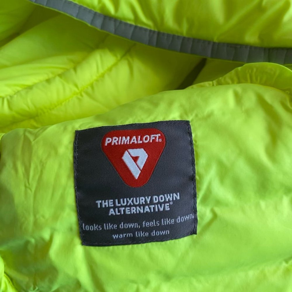 GapFit Primaloft Lightweight Puffer Vest - Picture 6 of 9